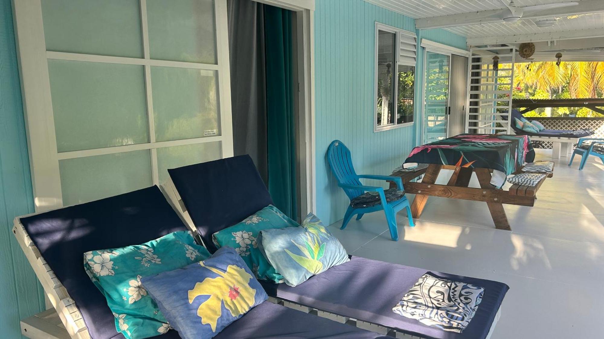 Апартаменты Le Fare Bleu Tiputa Rangiroa Экстерьер фото